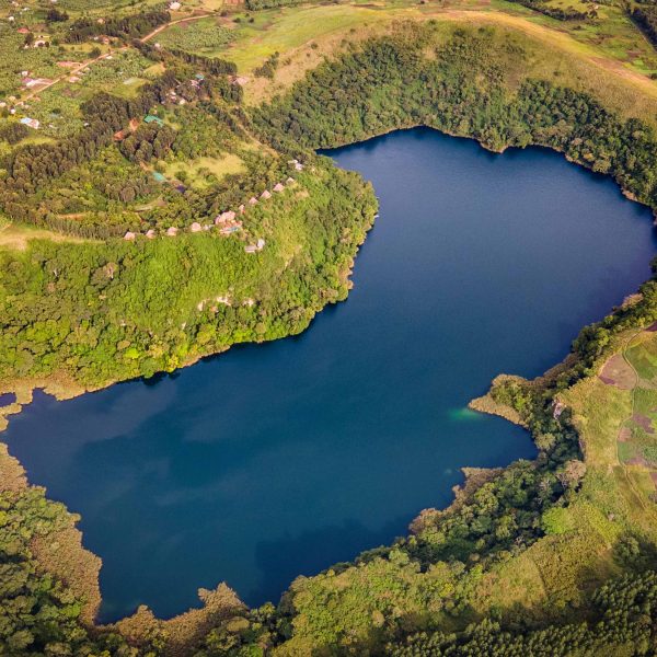 Kyaninga-Lodge-by-@robertmichaelpoole-215-600x600